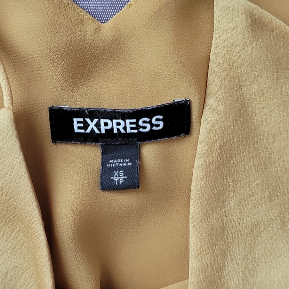 Express V-neck tank top - Picture 3 of 5